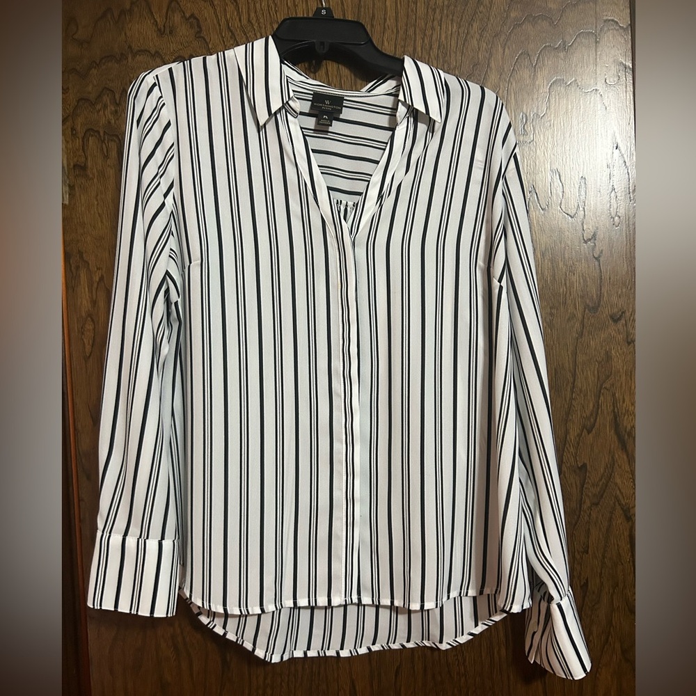 Worthington women’s blouse- size petite Large.